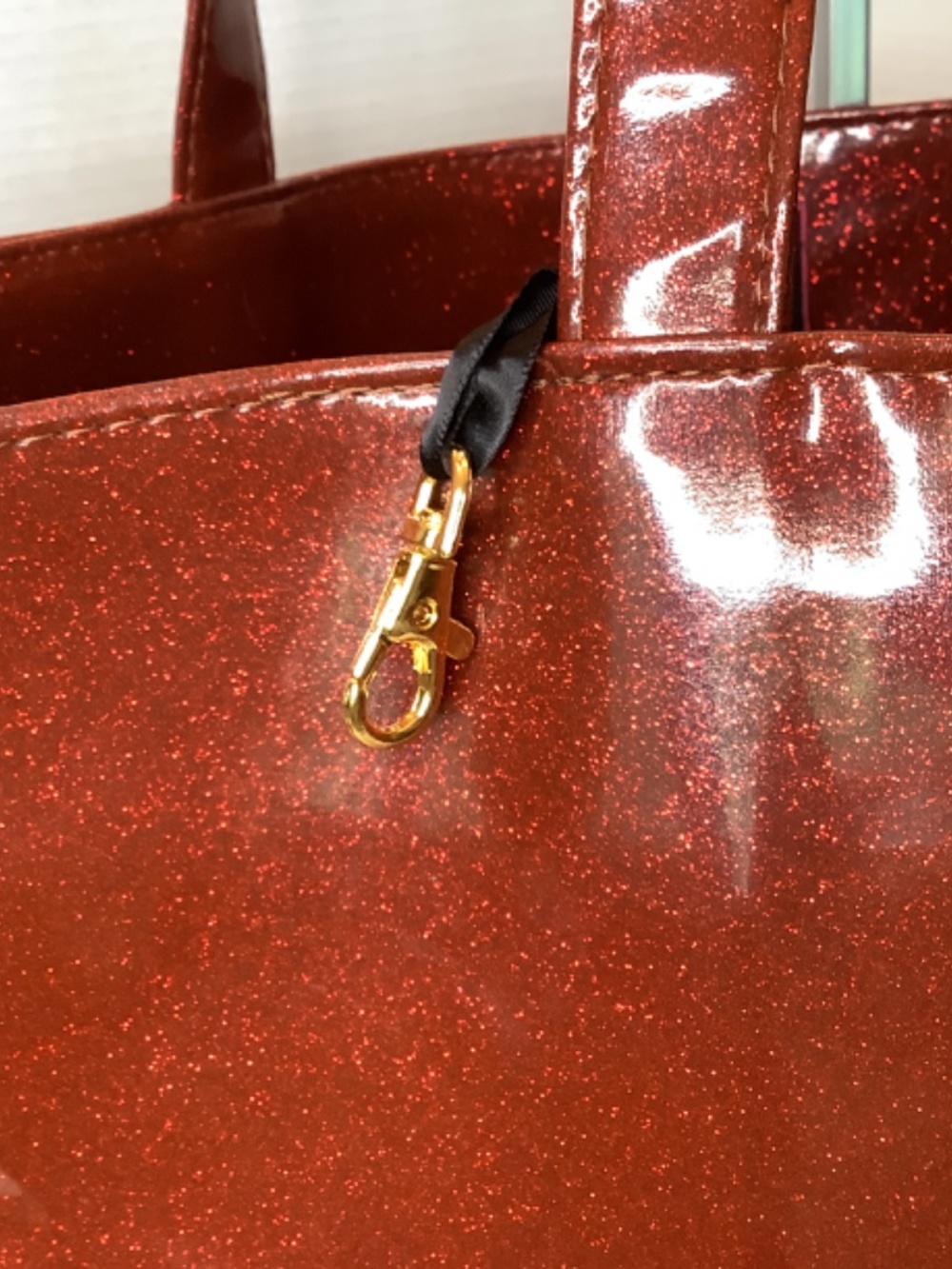 NWT Makeup Junkie weekender‎ red tote - Picture 13 of 13